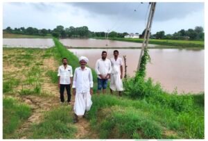 બનાસકાંઠા થરાદમાં વરસાદી ભયંકર સ્થિતિ: ખેતરોમાં ભરાયેલા પાણીથી…
